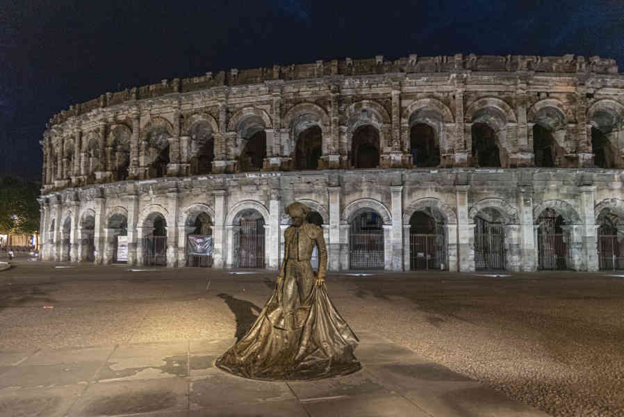 Francia - Nimes 007 - La Arena de Nimes - imagen nocturna.jpg